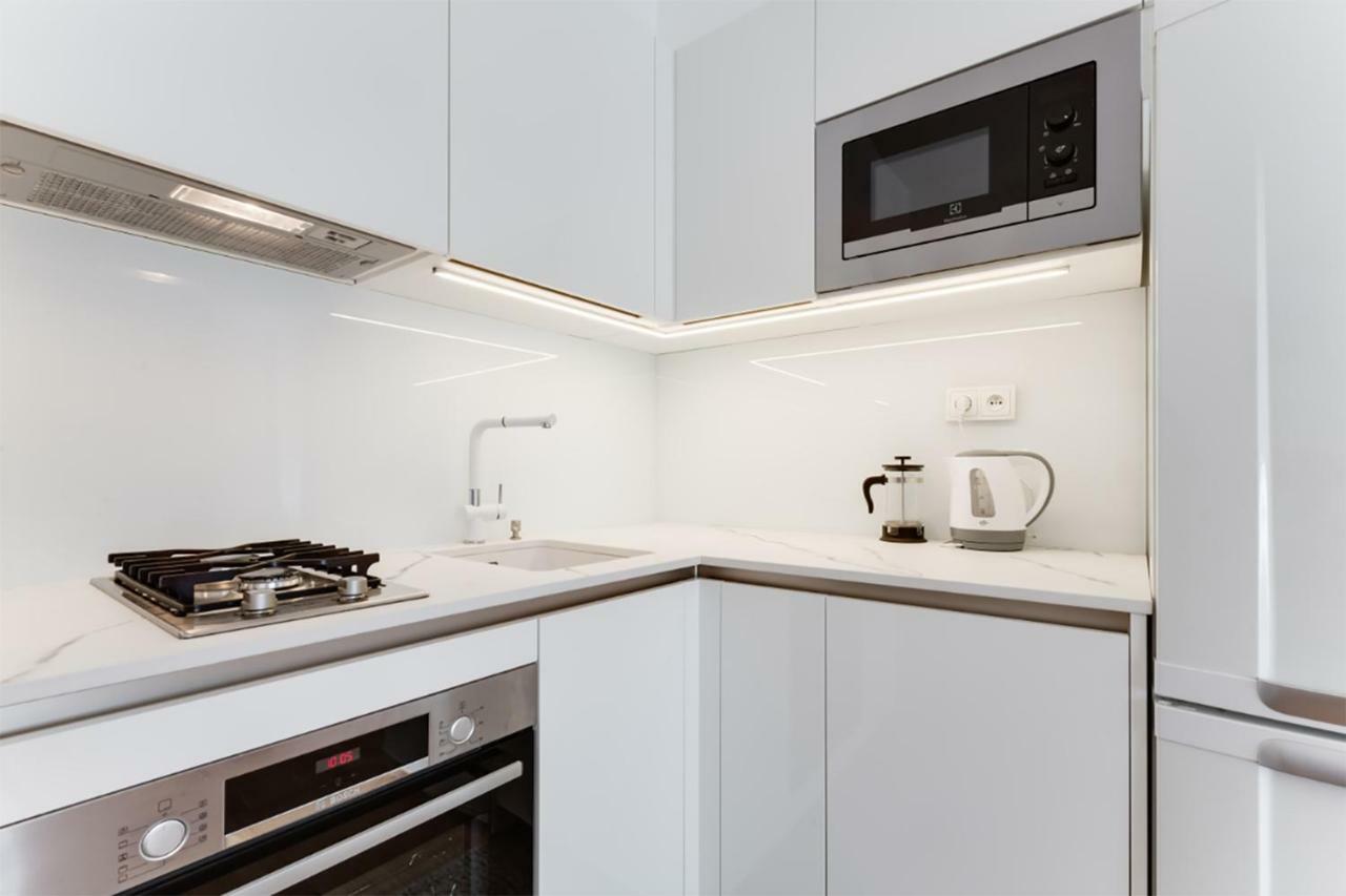 The Dancing House Residence, Two Bedroom Apartment With Balcony Near River! براغ المظهر الخارجي الصورة